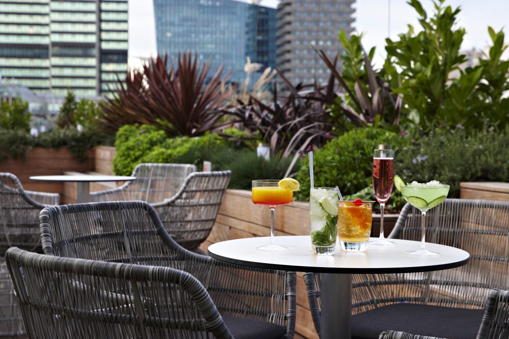 Gin Cocktails with 30 Euston Square Summer Party Venue